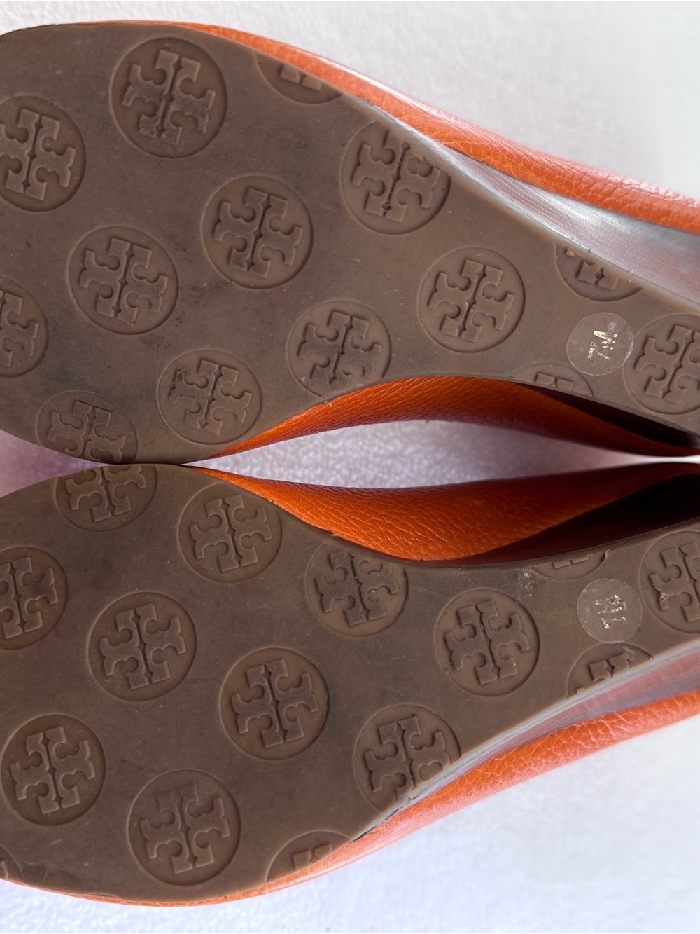 Tory Burch Orange Peep-Toe Leather Heels with Logo Medallion - Picture 6 of 6